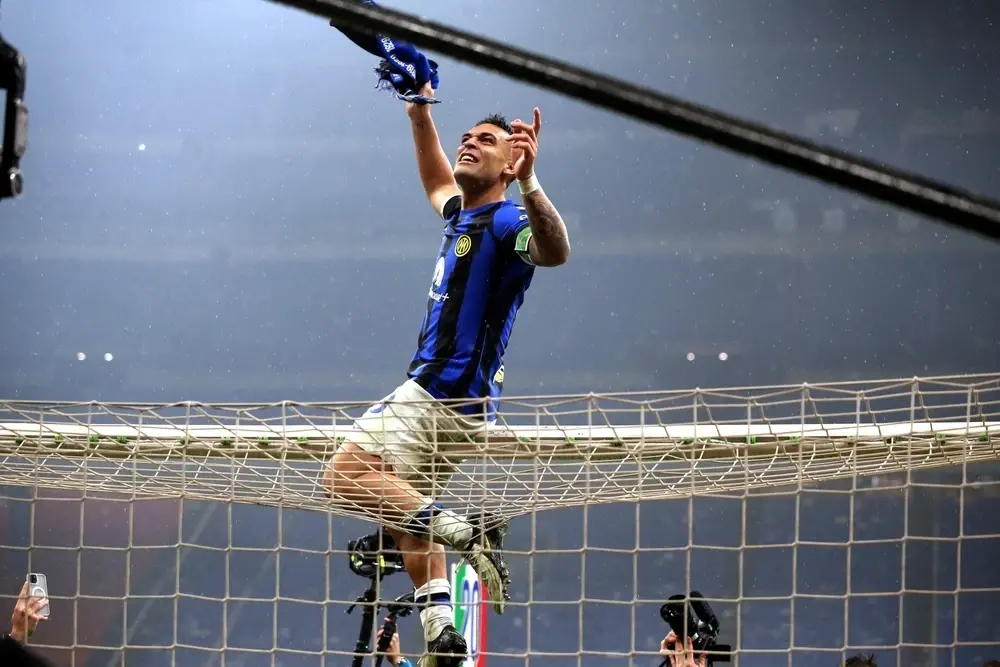 lautaro-martinez-wypada-na-co-najmniej-piec-tygodni-inter-straci-kapitana